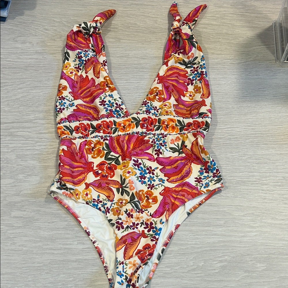 Farm Rio Women's One Piece Floral Bathing suit Size Medium